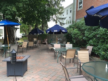 hunters grille and tap at the grafton inn