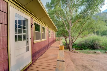 cascade mountain stream
