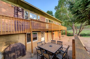 cascade mountain stream