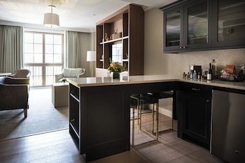 delamar west hartford