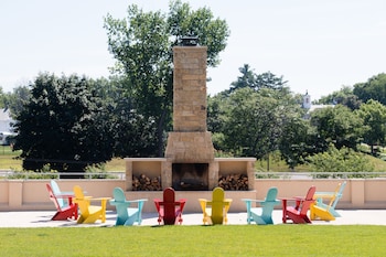 delamar west hartford