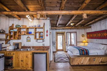 taos goji farm and eco lodge retreat