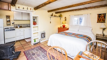 taos goji farm and eco lodge retreat