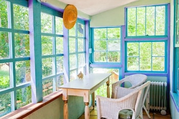 taos goji farm and eco lodge retreat