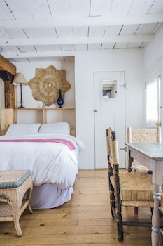 taos goji farm and eco lodge retreat