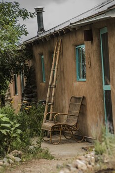taos goji farm and eco lodge retreat