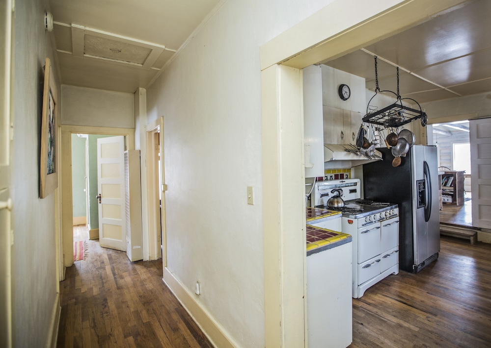 taos goji farm and eco lodge retreat