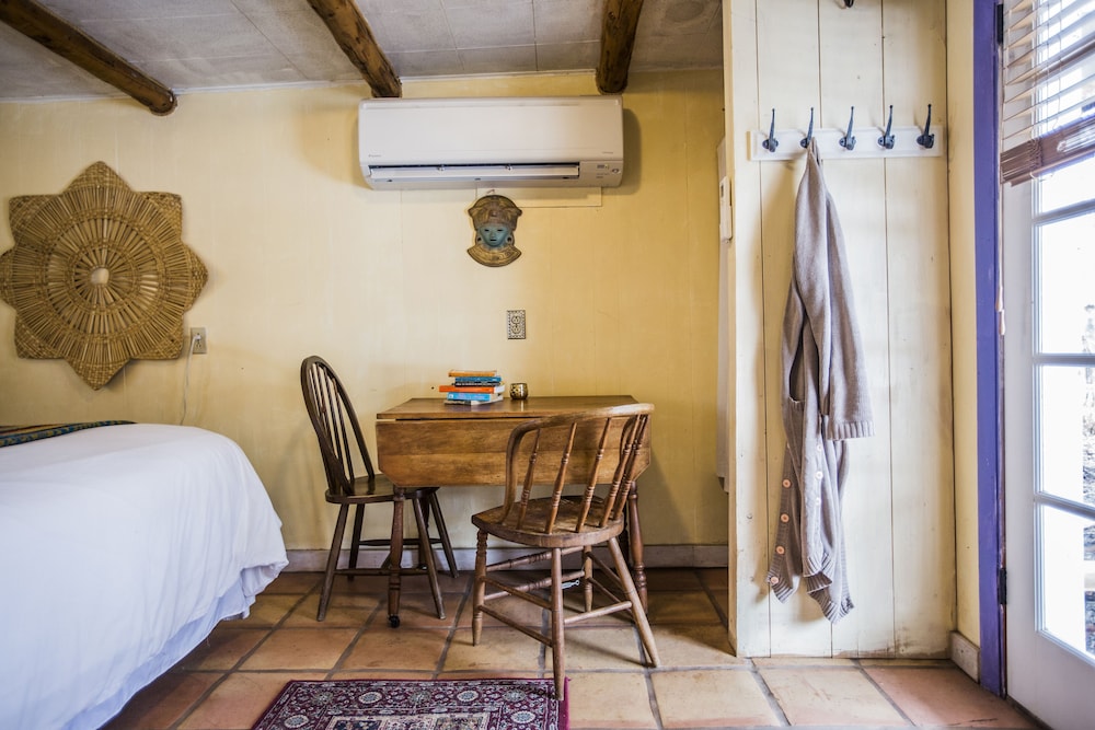 taos goji farm and eco lodge retreat