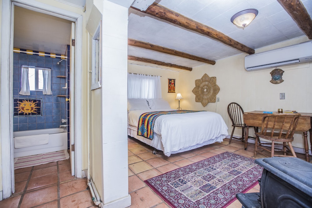 taos goji farm and eco lodge retreat