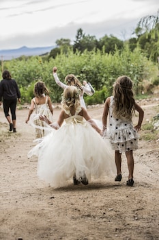 taos goji farm and eco lodge retreat