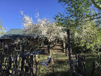 taos goji farm and eco lodge retreat