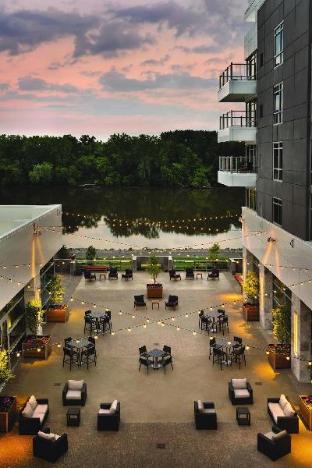 the landing hotel at rivers casino and resort