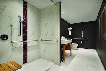 the landing hotel at rivers casino and resort