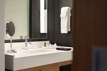 the landing hotel at rivers casino and resort