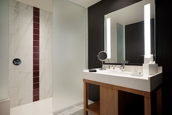 the landing hotel at rivers casino and resort