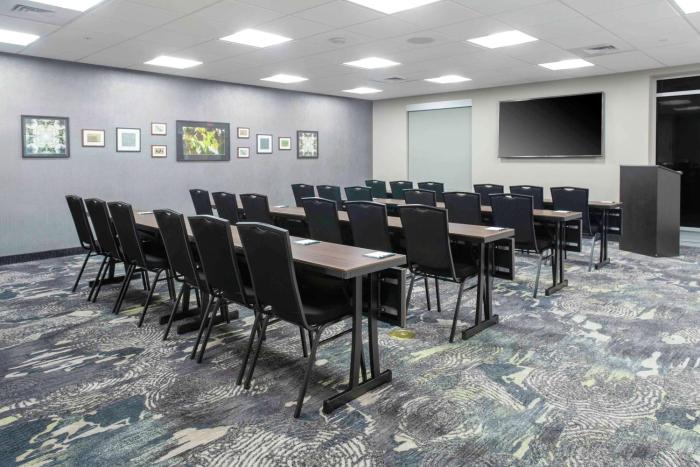 homewood suites by hilton lansing eastwood