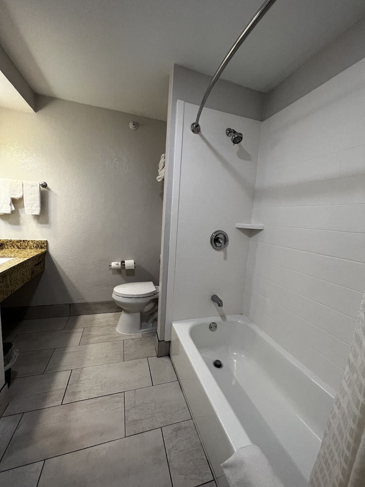 comfort inn and suites