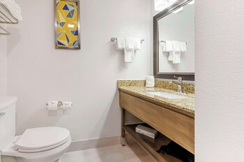 comfort inn and suites