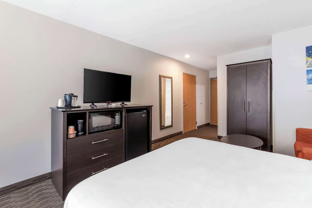 comfort inn and suites