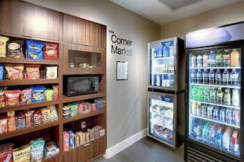 fairfield inn and suites by marriott springfield north