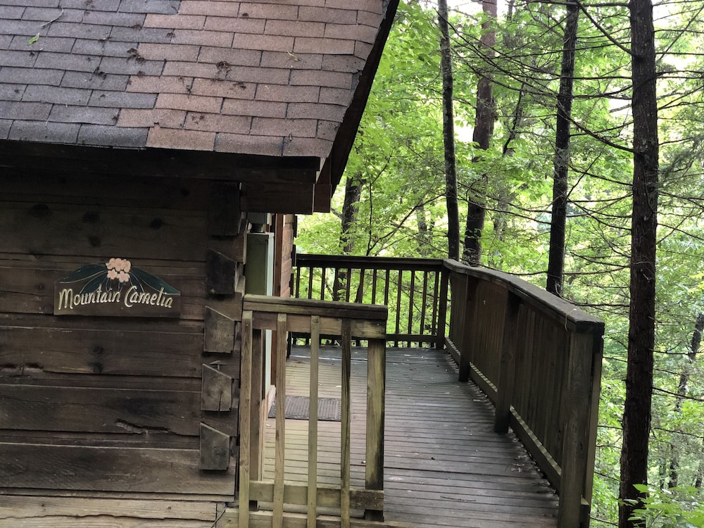 gatlinburg adventure cabins