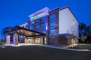 holiday inn express and suites atlanta n woodstock