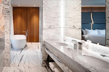 hotel nia autograph collection