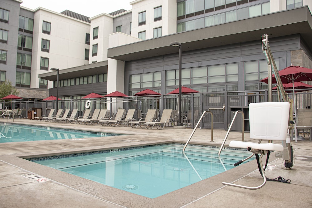 hampton inn long beach airport