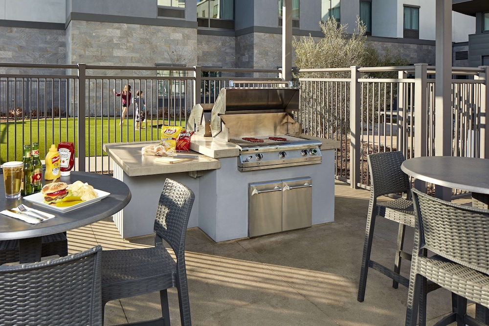 hampton inn long beach airport