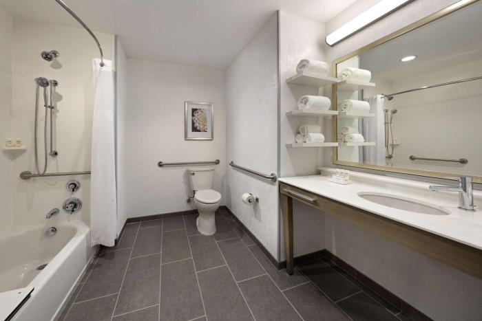 hampton inn long beach airport