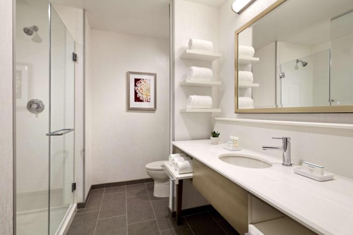 hampton inn long beach airport
