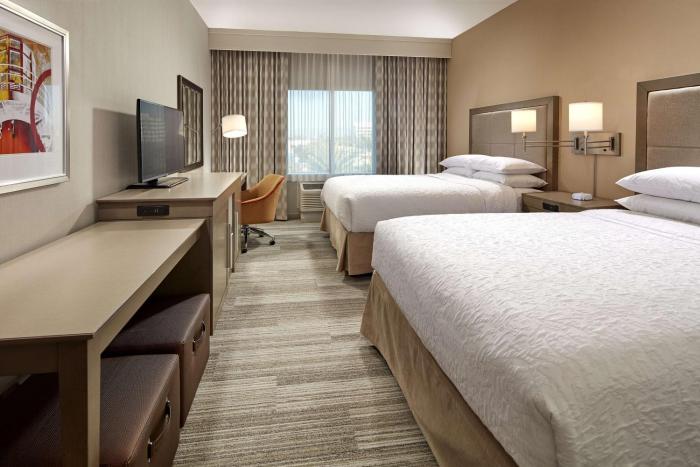hampton inn long beach airport