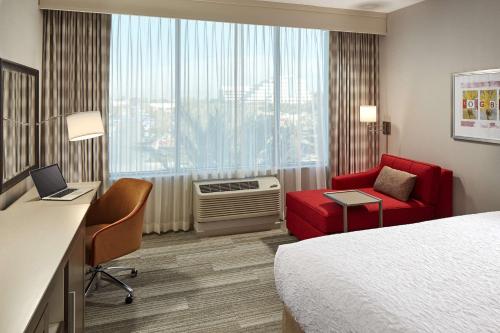 hampton inn long beach airport