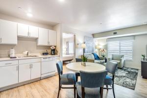 Parks Residential Denver,In Centennial (Centennial - Tech Center),3 star