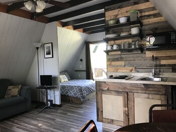 calm waters cabin resort