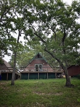 calm waters cabin resort