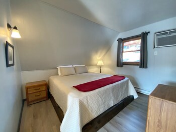 calm waters cabin resort