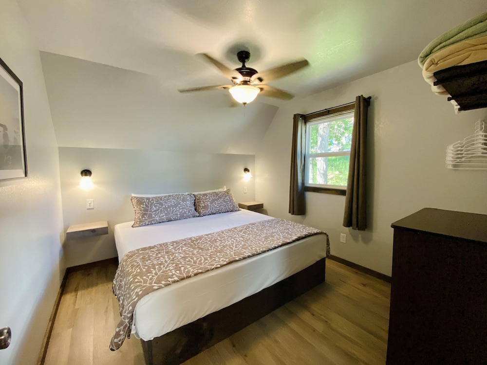 calm waters cabin resort