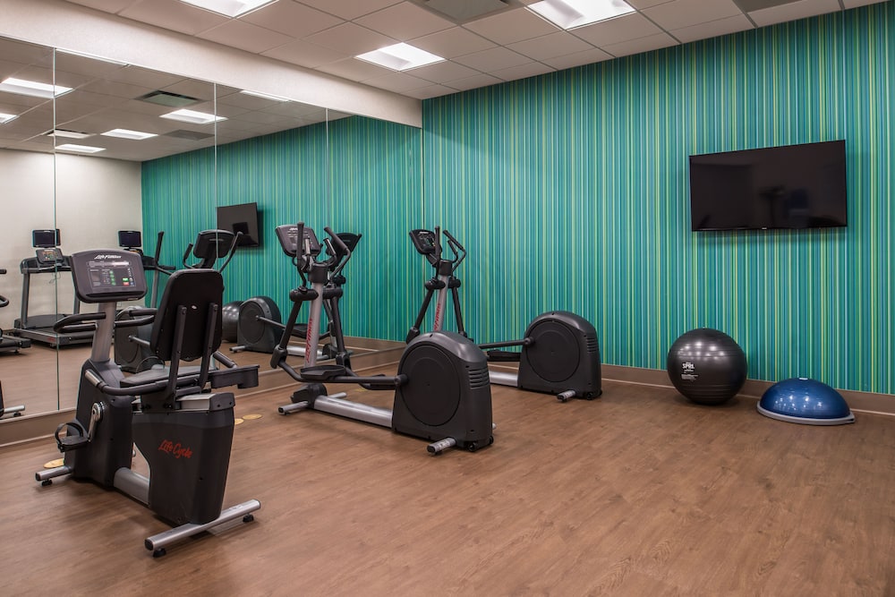 holiday inn express and suites farmville by ihg