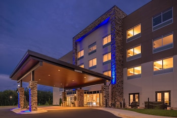 holiday inn express and suites farmville by ihg