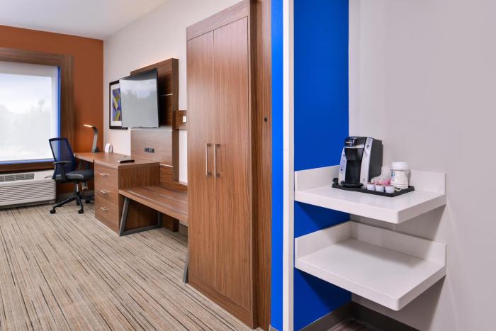 holiday inn express and suites farmville by ihg