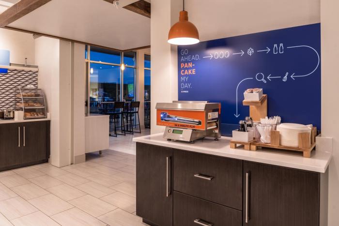 holiday inn express and suites farmville by ihg
