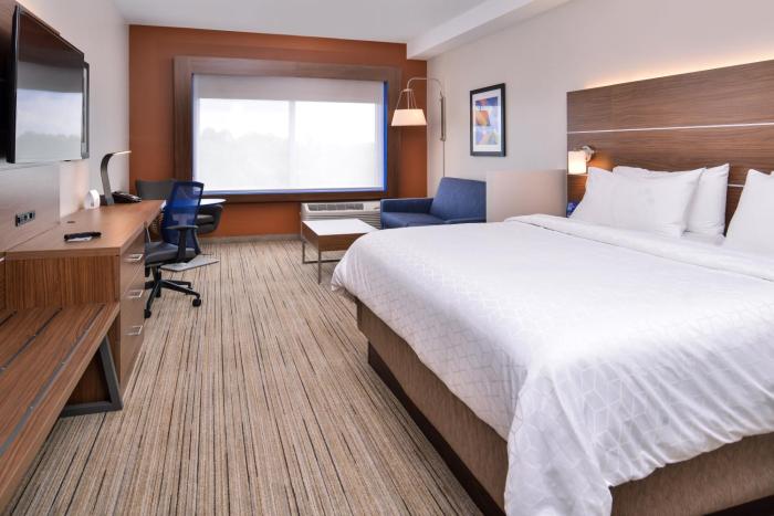 holiday inn express and suites farmville by ihg
