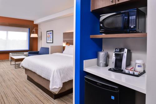 holiday inn express and suites farmville by ihg