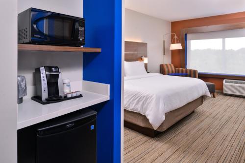 holiday inn express and suites farmville by ihg