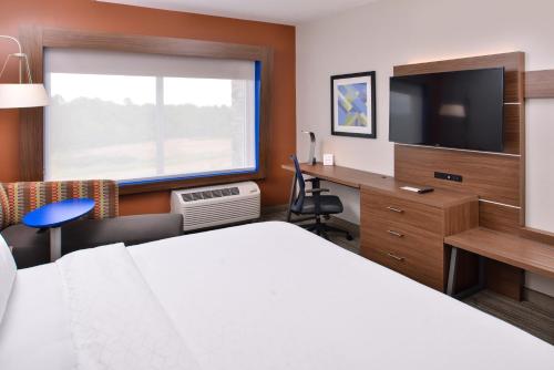 holiday inn express and suites farmville by ihg