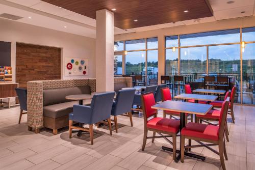 holiday inn express and suites farmville by ihg