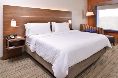 holiday inn express and suites farmville by ihg