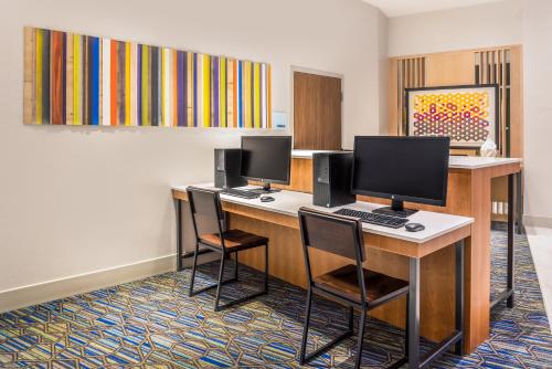 holiday inn express and suites farmville by ihg