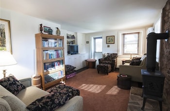 Frush Farm Bed & Breakfast,Elm>>East Earl,3 star